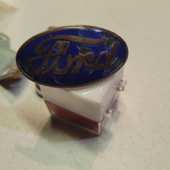 Vtg 1930s Ford Enamel Radiator Hood Grille Blue Oval Fox Company Emblem Badge - Picture 4 of 4